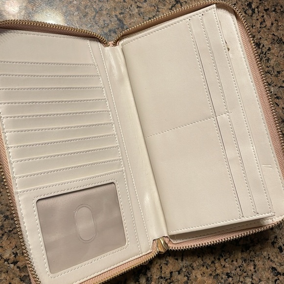 Elkie & Co. Wallet - Picture 12 of 16